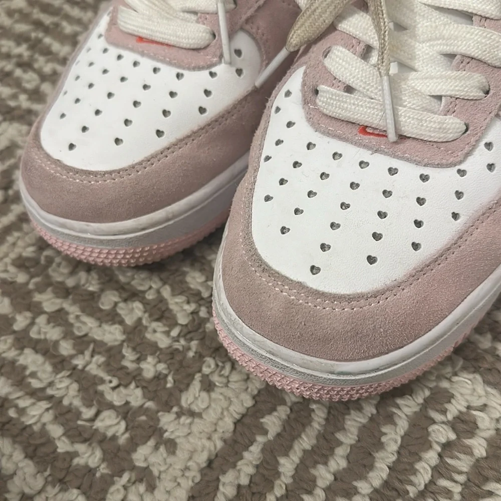 EUC Rare Love Letter Air Force 1’s - Picture 4 of 8